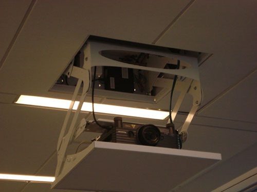 Video-Projector-lift